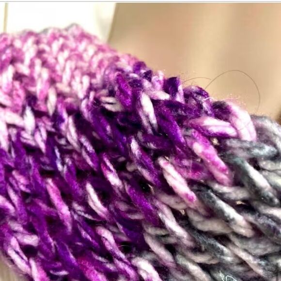Infinity Scarf Gray Purple Lilac White Accents Handmade Knitted Ombré 26 x 4 in - Picture 5 of 7